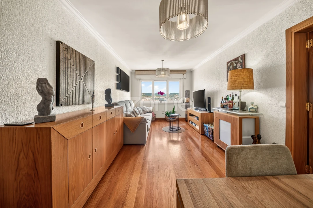 Apartamento T3 para Venda em Santo António dos Cavaleiros e Frielas Foto 5