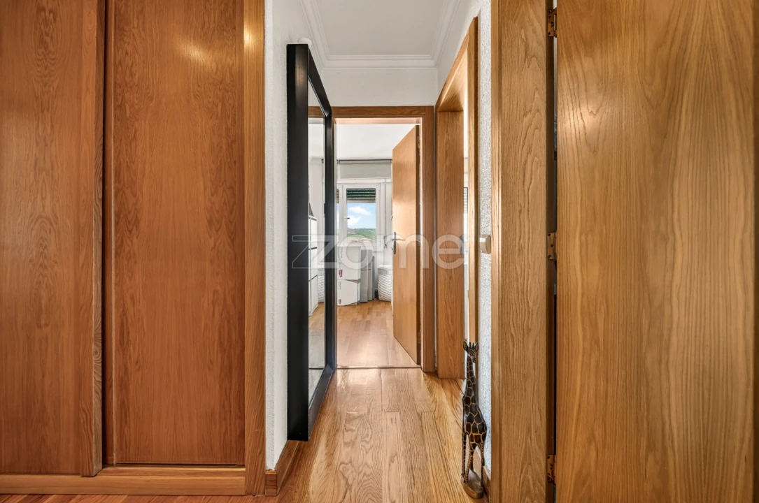 Apartamento T3 para Venda em Santo António dos Cavaleiros e Frielas Foto 12