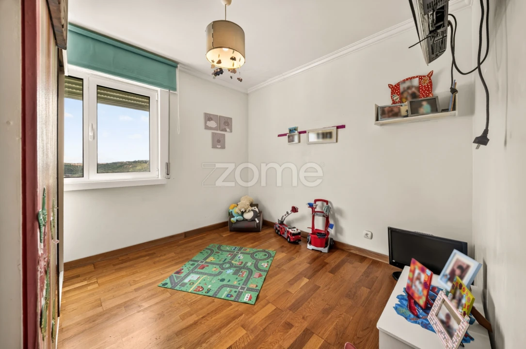 Apartamento T3 para Venda em Santo António dos Cavaleiros e Frielas Foto 10
