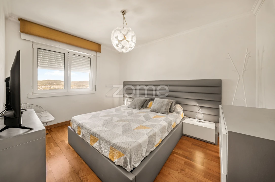 Apartamento T3 para Venda em Santo António dos Cavaleiros e Frielas Foto 15