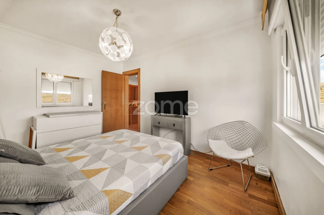 Apartamento T3 para Venda em Santo António dos Cavaleiros e Frielas Foto 16