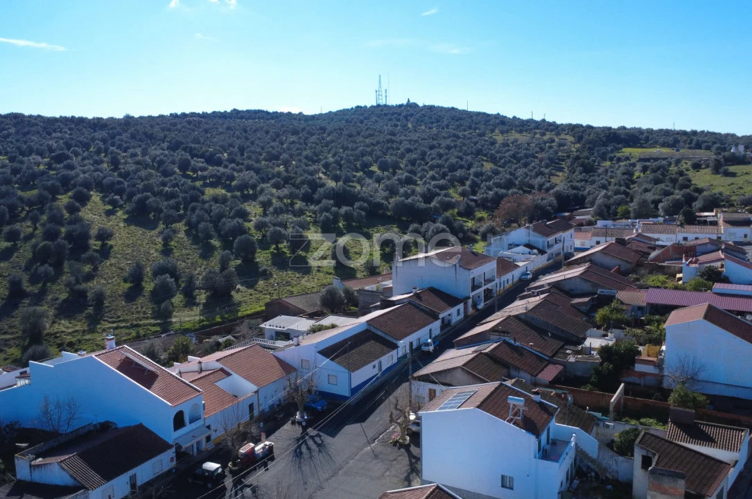 Moradia T4 para Venda em Viana do Alentejo Foto 23