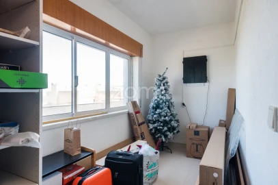 Apartamento T2 para Venda em Póvoa de Santa Iria e Forte da Casa