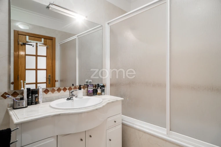 Apartamento T2 para Venda em Póvoa de Santa Iria e Forte da Casa Foto 14