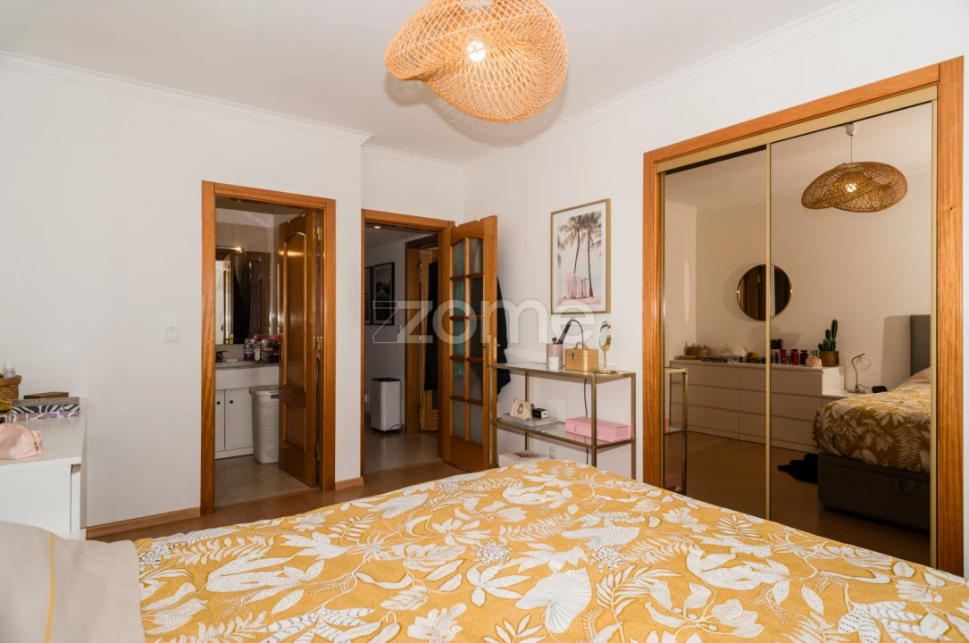 Apartamento T2 para Venda em Póvoa de Santa Iria e Forte da Casa Foto 18