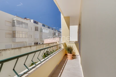 Apartamento T4 para Venda em Costa da Caparica