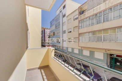Apartamento T4 para Venda em Costa da Caparica