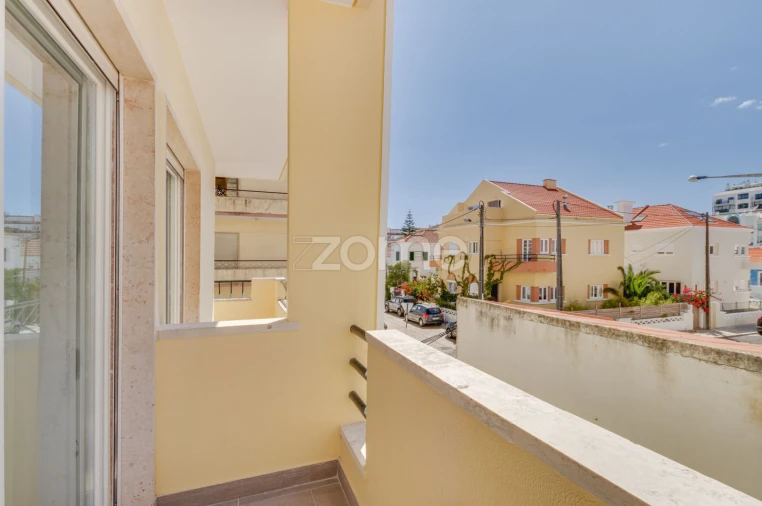 Apartamento T4 para Venda em Costa da Caparica Foto 16