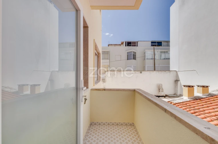Apartamento T4 para Venda em Costa da Caparica Foto 34