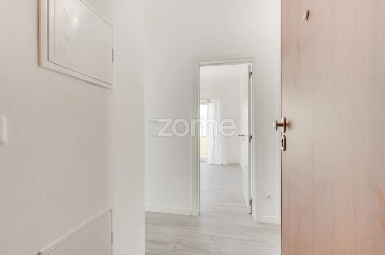 Apartamento T4 para Venda em Costa da Caparica Foto 2