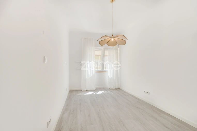 Apartamento T4 para Venda em Costa da Caparica Foto 6
