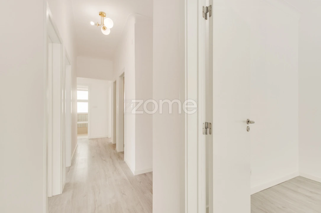 Apartamento T4 para Venda em Costa da Caparica Foto 13