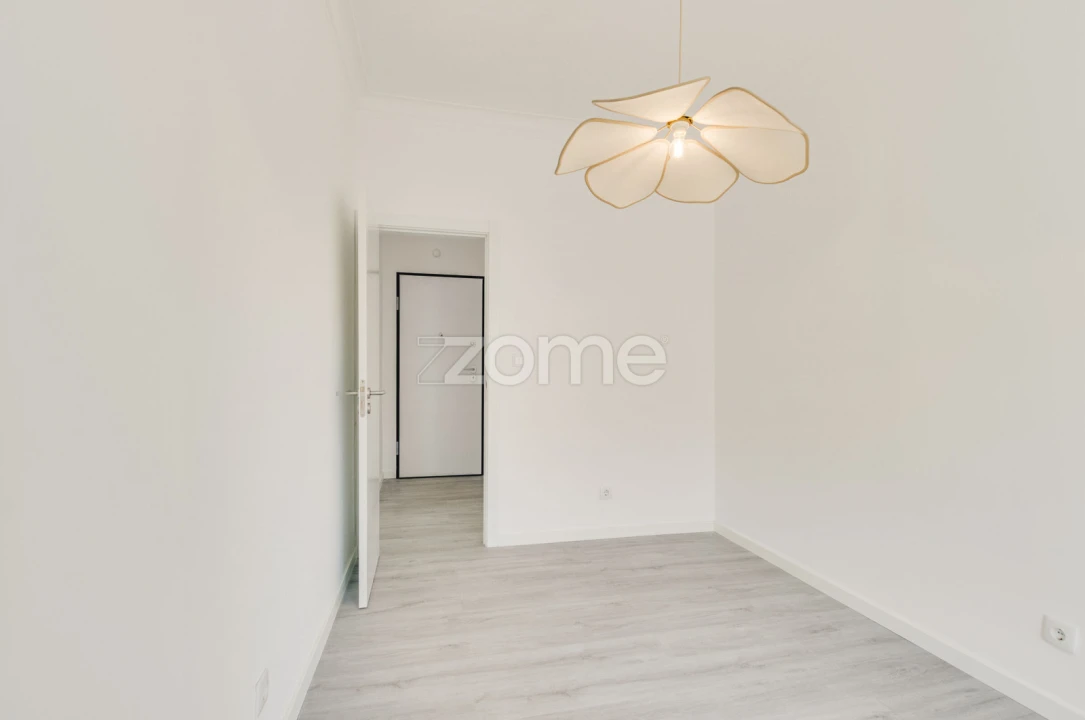 Apartamento T4 para Venda em Costa da Caparica Foto 15