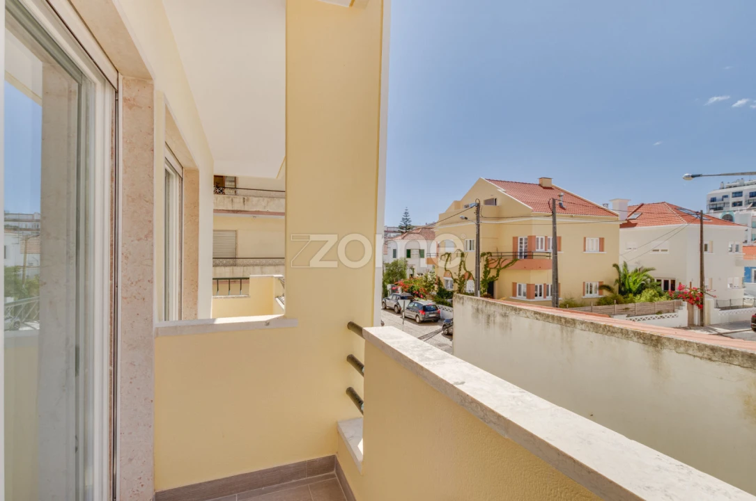 Apartamento T4 para Venda em Costa da Caparica Foto 16