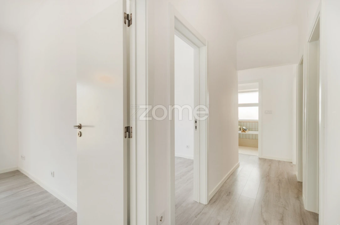 Apartamento T4 para Venda em Costa da Caparica Foto 17