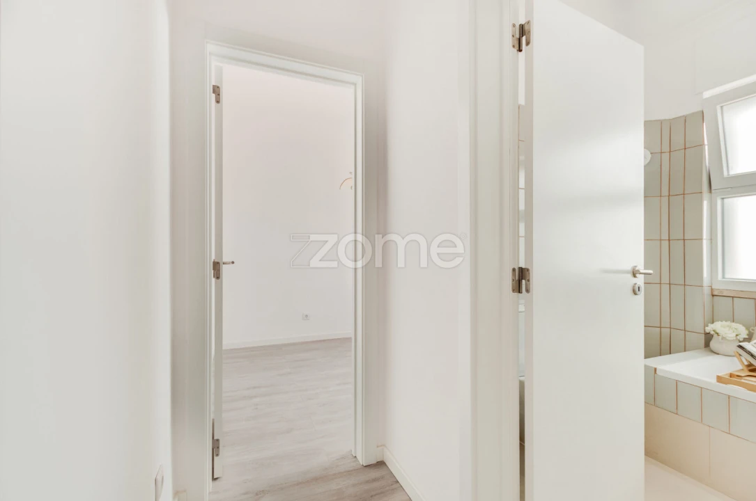 Apartamento T4 para Venda em Costa da Caparica Foto 26