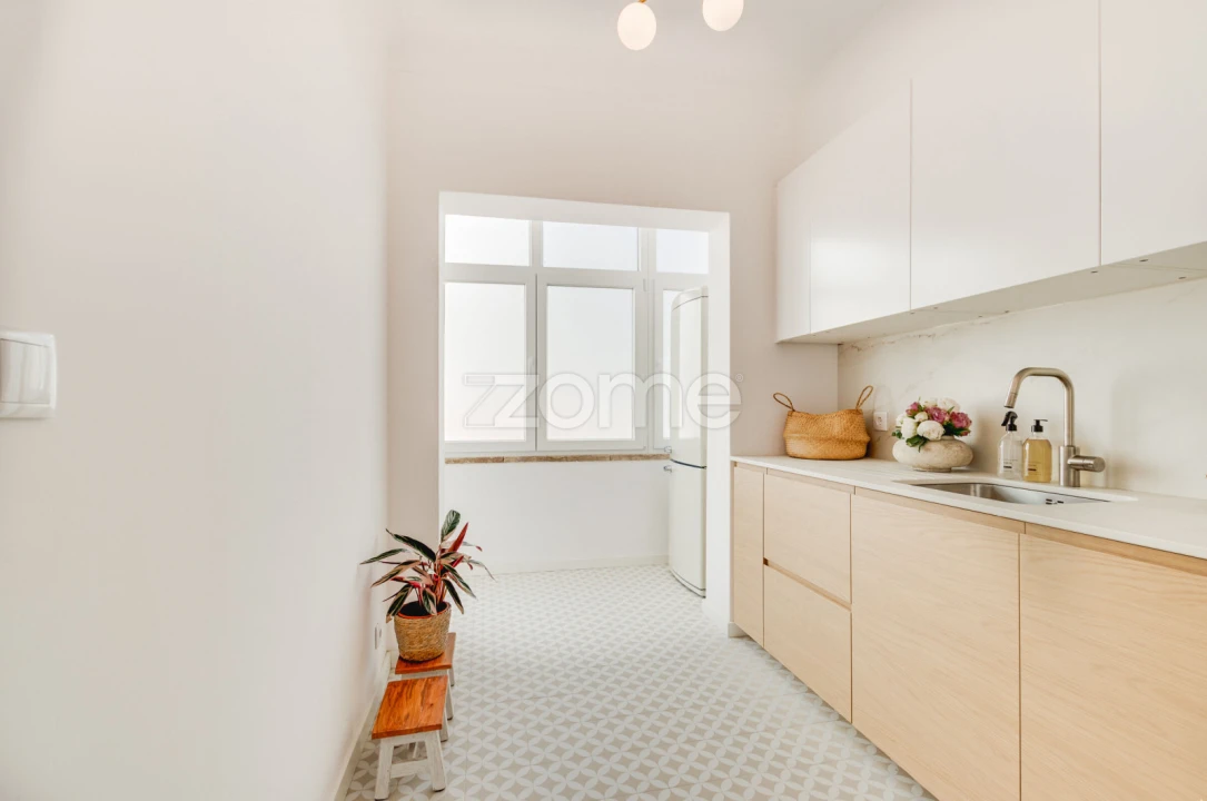 Apartamento T4 para Venda em Costa da Caparica Foto 31