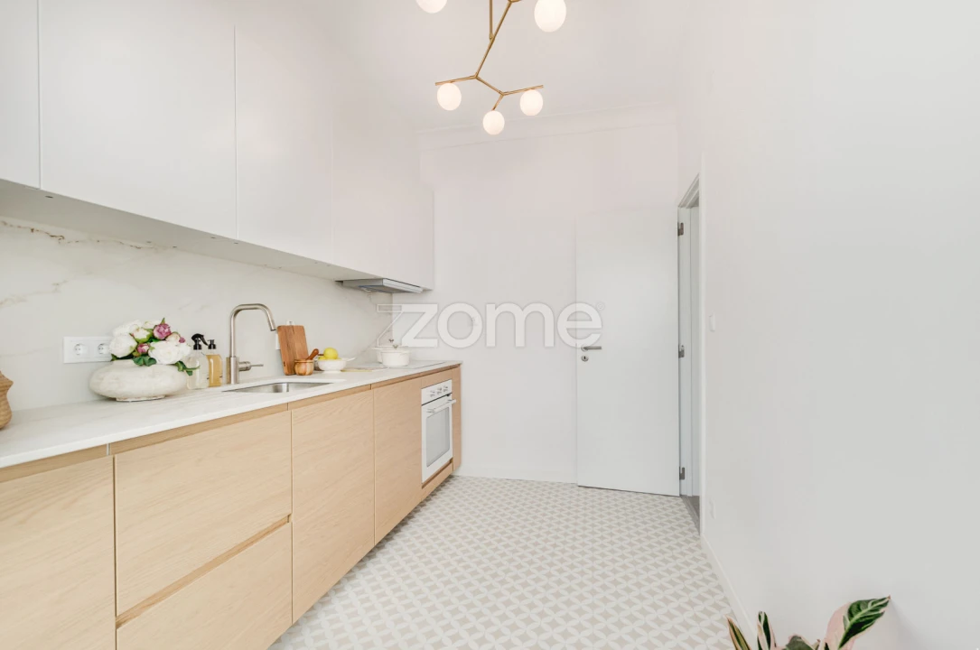 Apartamento T4 para Venda em Costa da Caparica Foto 35