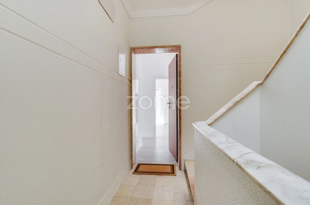Apartamento T4 para Venda em Costa da Caparica Foto 38