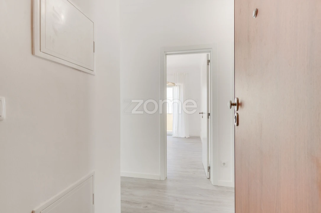 Apartamento T4 para Venda em Costa da Caparica Foto 2