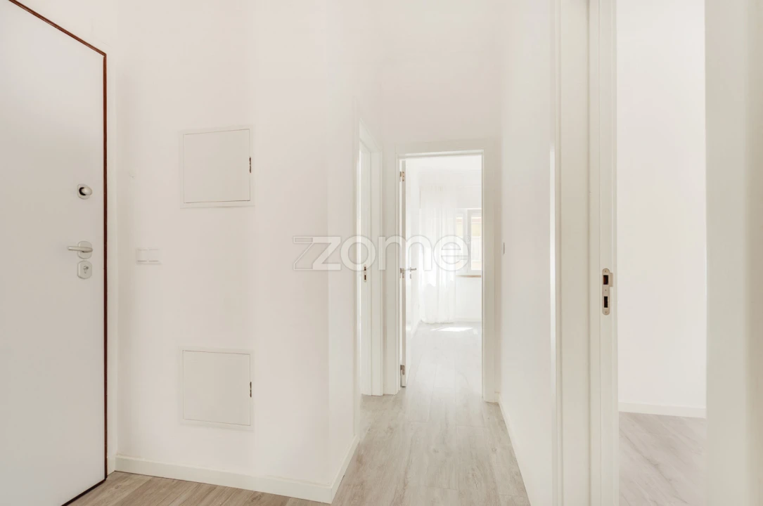 Apartamento T4 para Venda em Costa da Caparica Foto 4