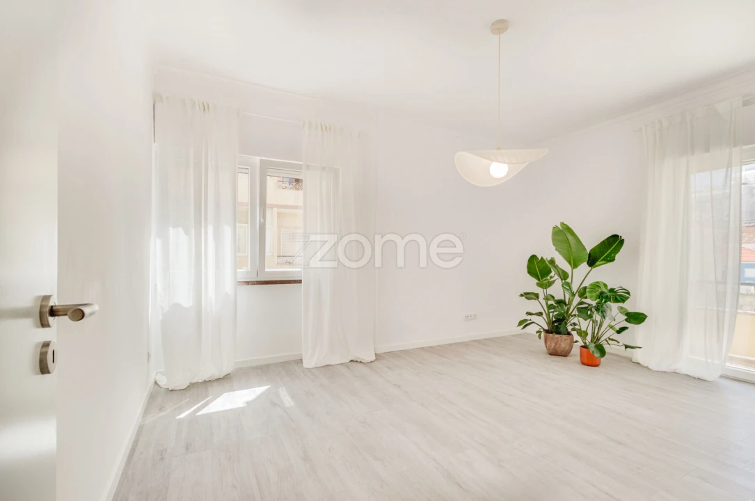 Apartamento T4 para Venda em Costa da Caparica Foto 8