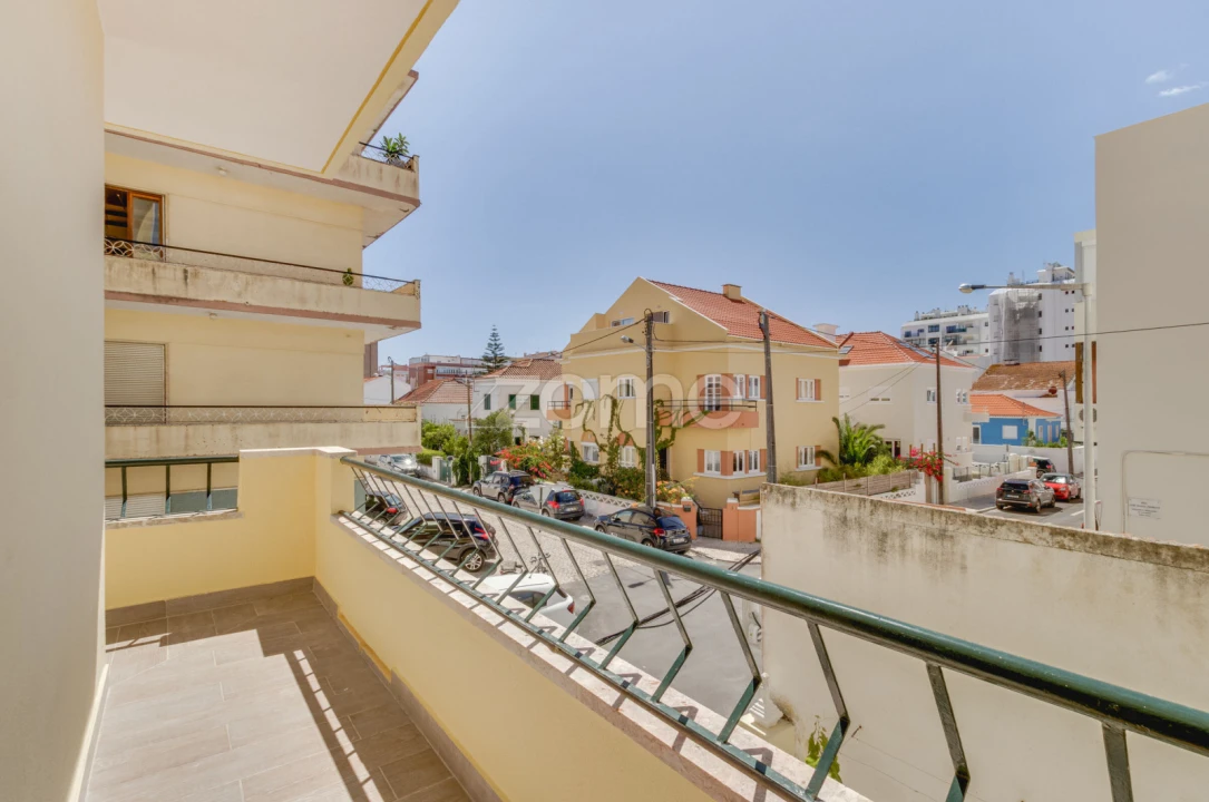 Apartamento T4 para Venda em Costa da Caparica Foto 10