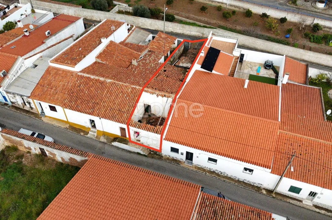 Moradia T1 para Venda em Albernoa e Trindade Foto 1