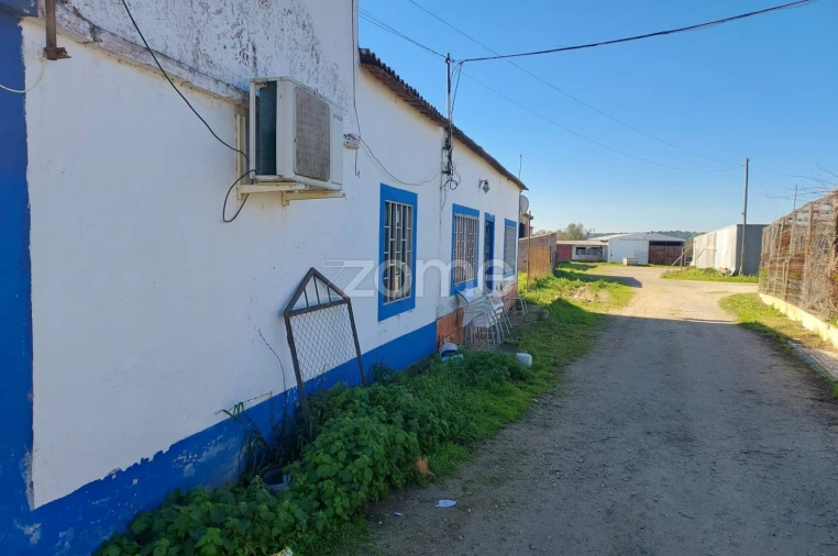 Quinta T3 para Venda em Santa Maria do Castelo e Santiago e Santa Susana Foto 3