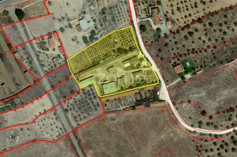 Quinta T3 para Venda em Santa Maria do Castelo e Santiago e Santa Susana Planta 1