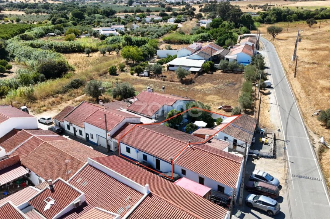 Moradia T4 para Venda em Nossa Senhora das Neves Foto 2