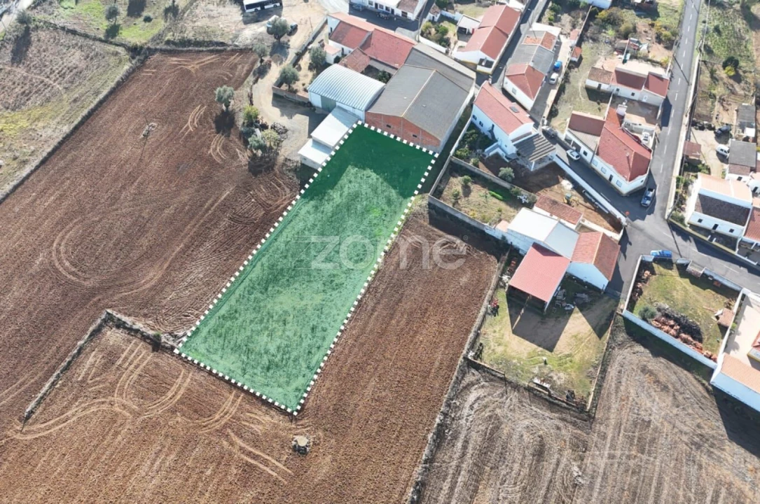 Terreno para Venda em Ferreira do Alentejo e Canhestros Foto 1