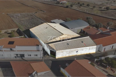 Terreno Comércio / Armazém para Venda em Ferreira do Alentejo e Canhestros