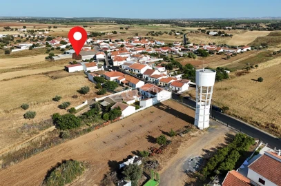Terreno Comércio / Armazém para Venda em Ferreira do Alentejo e Canhestros