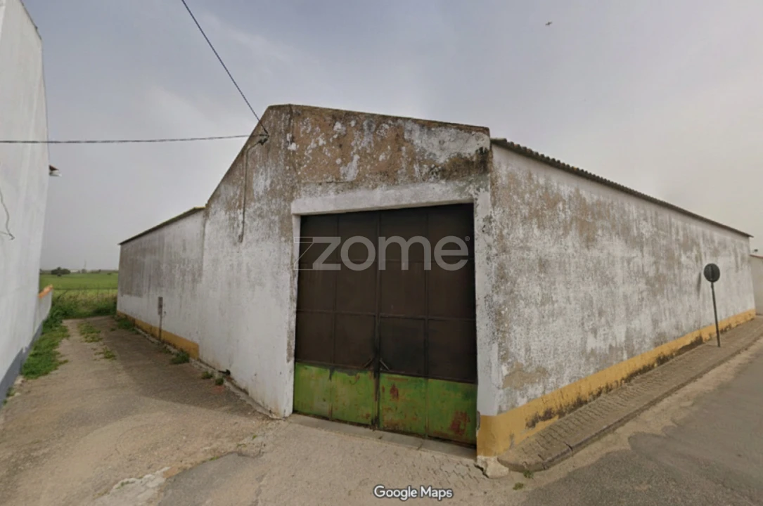 Terreno Comércio / Armazém para Venda em Ferreira do Alentejo e Canhestros Foto 1