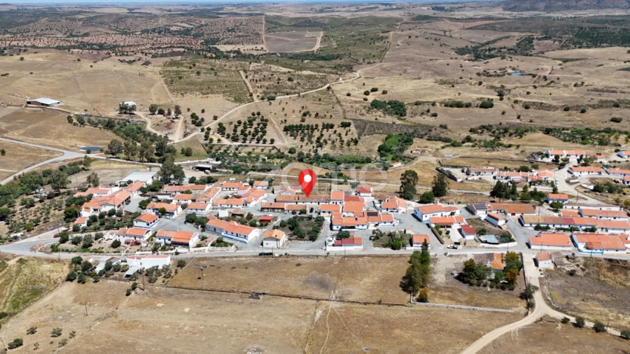 Moradia T2 para Venda em São João dos Caldeireiros