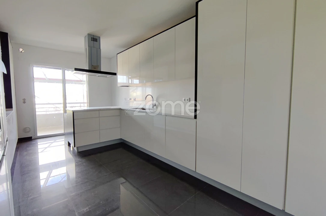 Apartamento T3 para Venda em Odivelas Foto 4