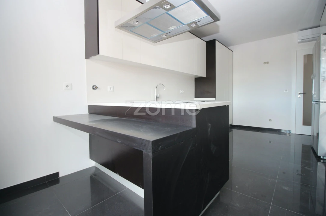 Apartamento T3 para Venda em Odivelas Foto 2