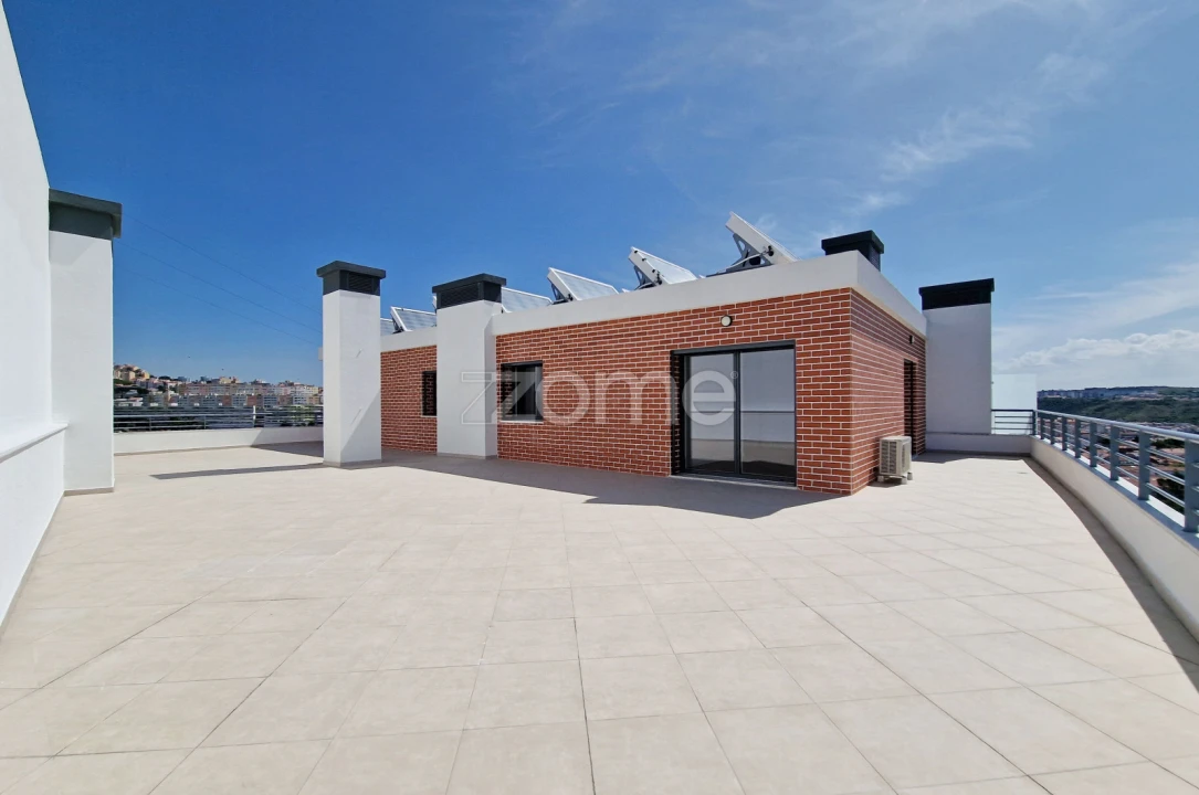 Apartamento T4 para Venda em Odivelas Foto 1