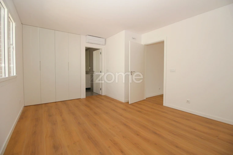 Apartamento T4 para Venda em Odivelas Foto 19