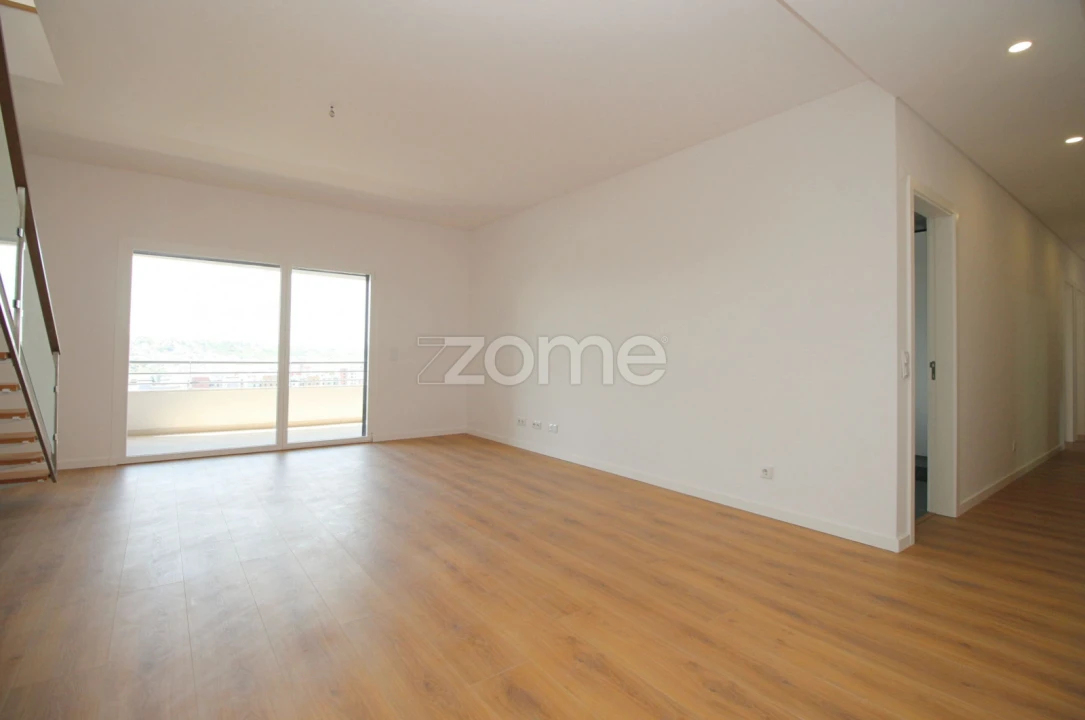 Apartamento T4 para Venda em Odivelas Foto 7