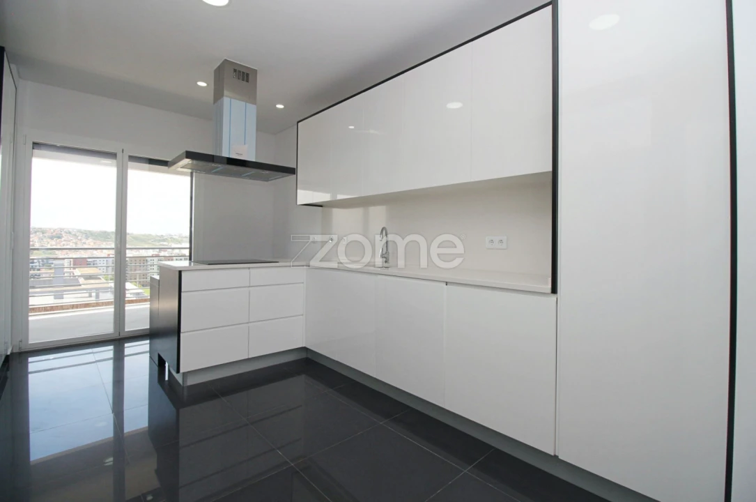 Apartamento T4 para Venda em Odivelas Foto 2