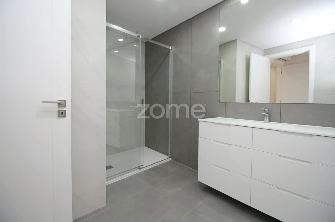 Apartamento T4 para Venda em Odivelas Foto 14