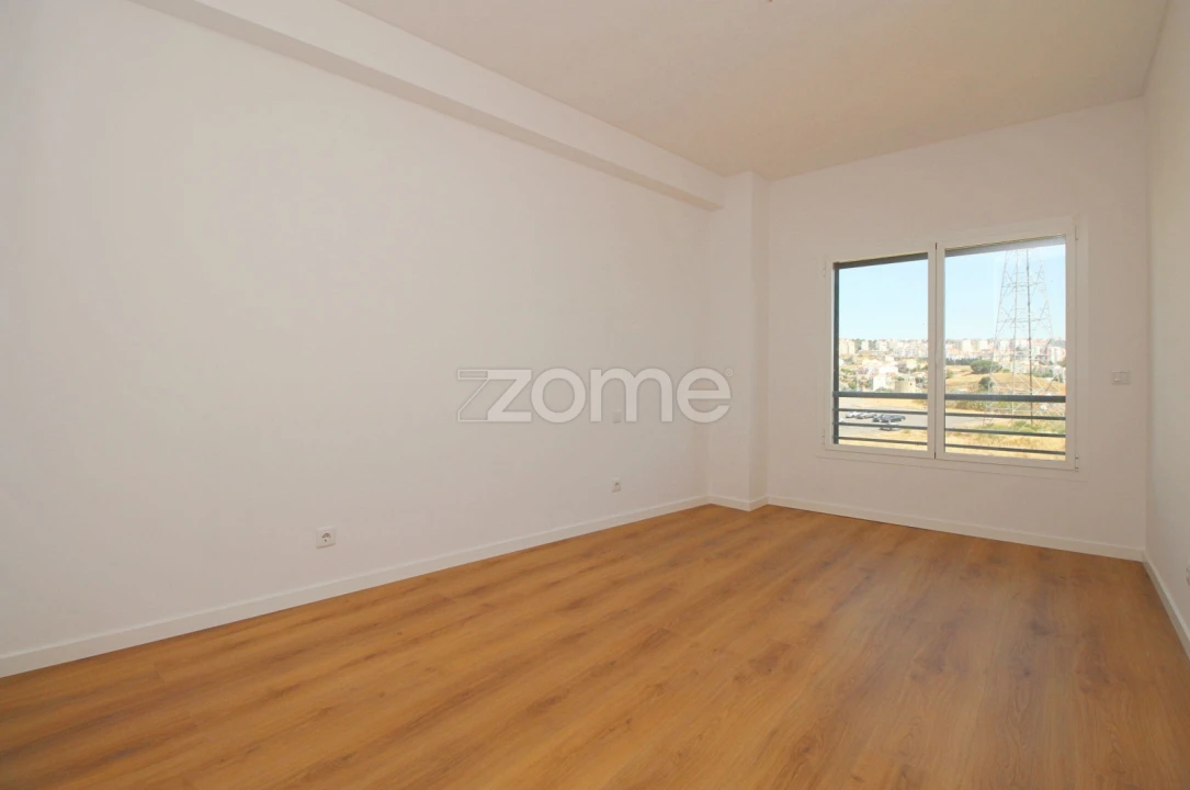 Apartamento T4 para Venda em Odivelas Foto 11