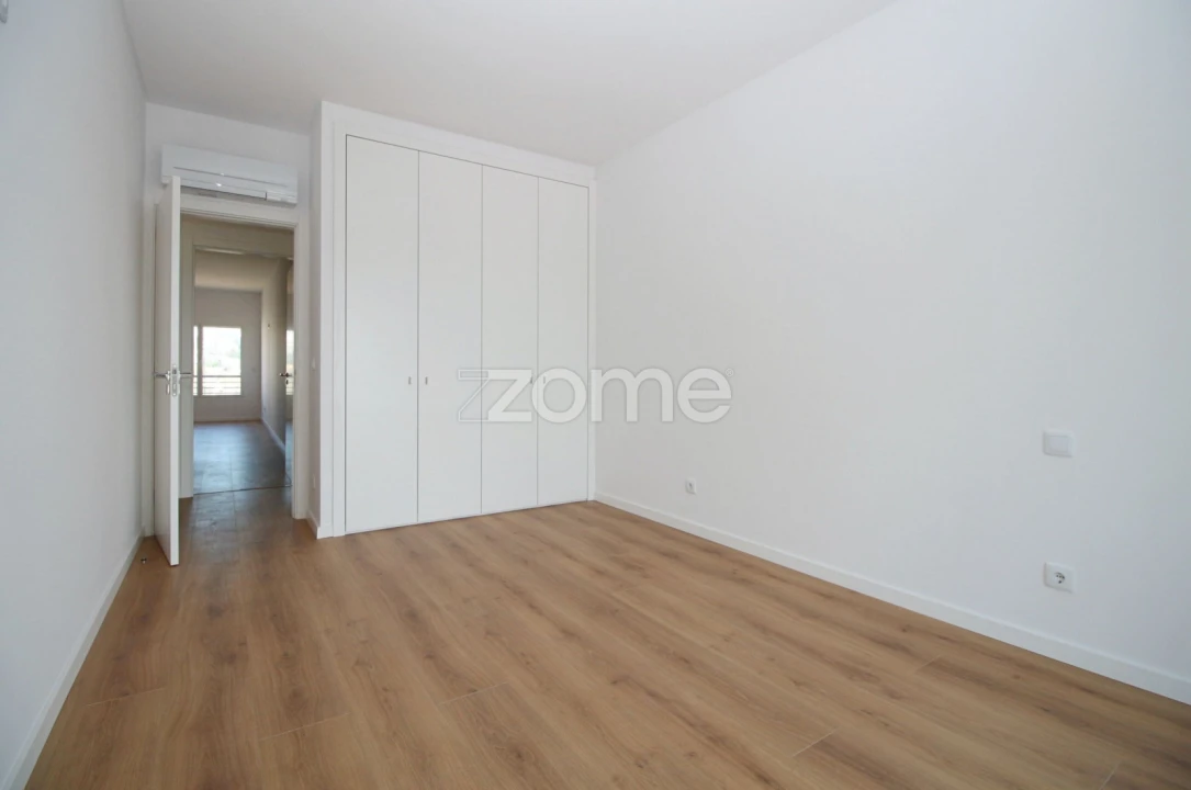Apartamento T4 para Venda em Odivelas Foto 18