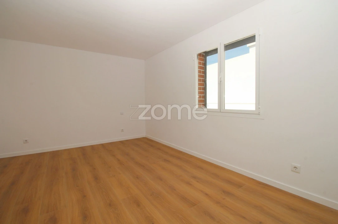 Apartamento T4 para Venda em Odivelas Foto 21