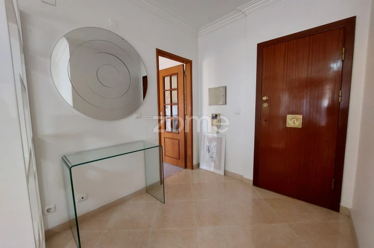 Apartamento T2 para Arrendamento em Odivelas Foto 3