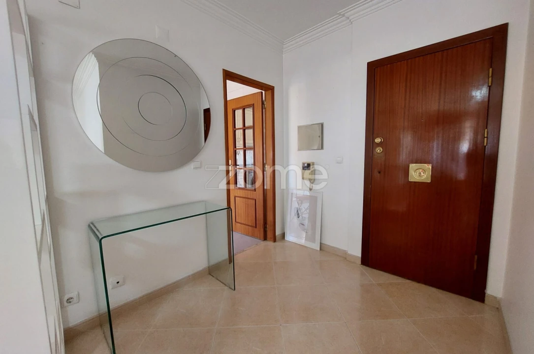 Apartamento T2 para Arrendamento em Odivelas Foto 3