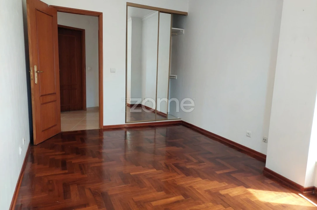 Apartamento T2 para Arrendamento em Odivelas Foto 11