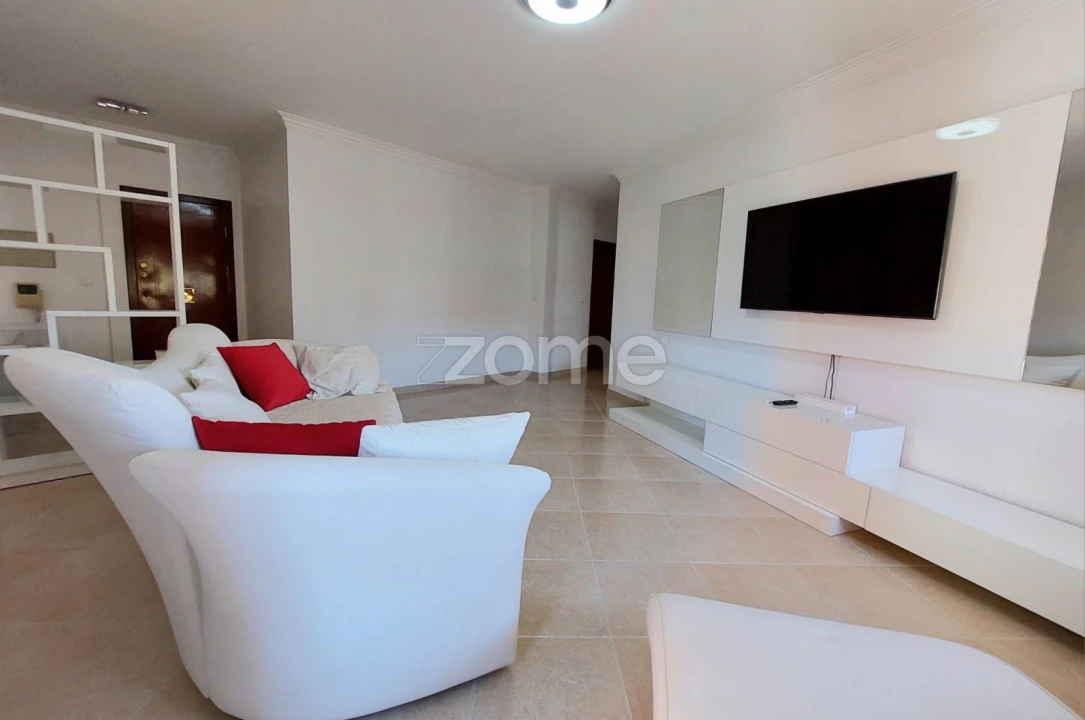 Apartamento T2 para Arrendamento em Odivelas Foto 6
